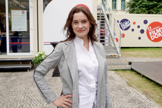 FOTO: Herečka Sarah Haváčová. – stránka 61