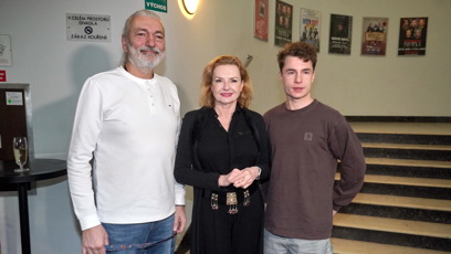 FOTO: Daniel Hůlka s Marcelou Karlezsovou Hesovou a synem Oskarem.