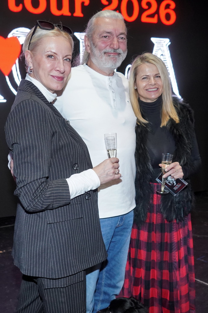 FOTO: Původní postavy z muzikálu Dracula, Renata Drossler, Daniel Hůlka a Sylva Schneiderová. – stránka 9