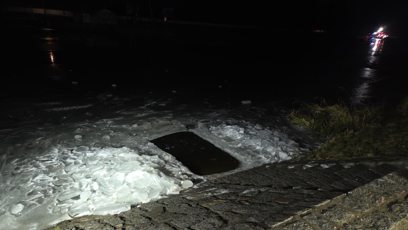 FOTO: Policie zachraňovala dvě dívky, topící se ve Vltavě.