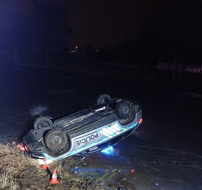 FOTO: Policie zachraňovala dvě dívky v Českých Budějovicích. – stránka 8