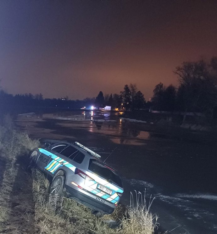 FOTO: Oběma dívkám bylo méně než 18 let. – stránka 9