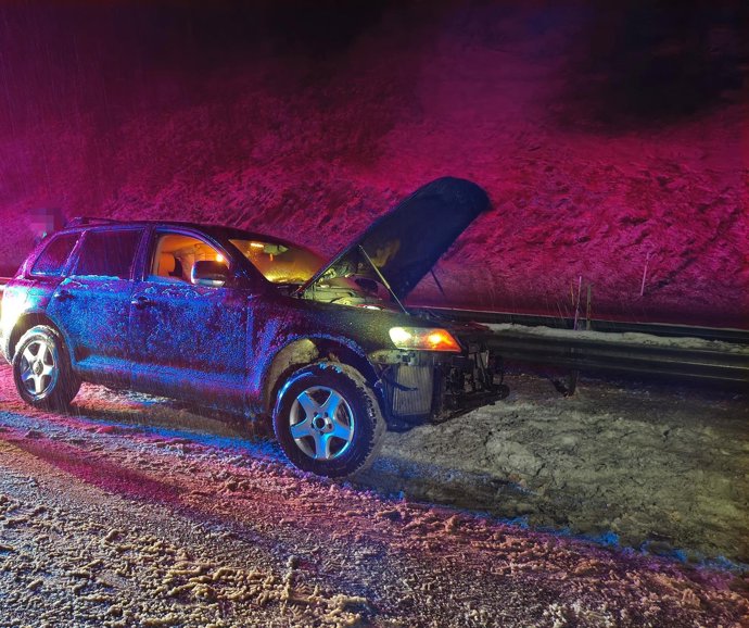 FOTO: Ledovka potrápila řidiče ve Středočeském kraji. – stránka 1