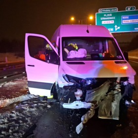 Ledovka potrápila řidiče ve Středočeském kraji.