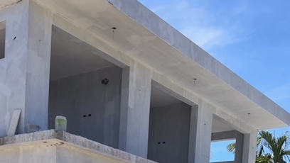 FOTO: Simona Krainová ukázala průběh stavby vily.