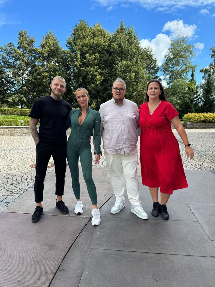 FOTO: Nela Slováková ve Výměně manželek. – stránka 9