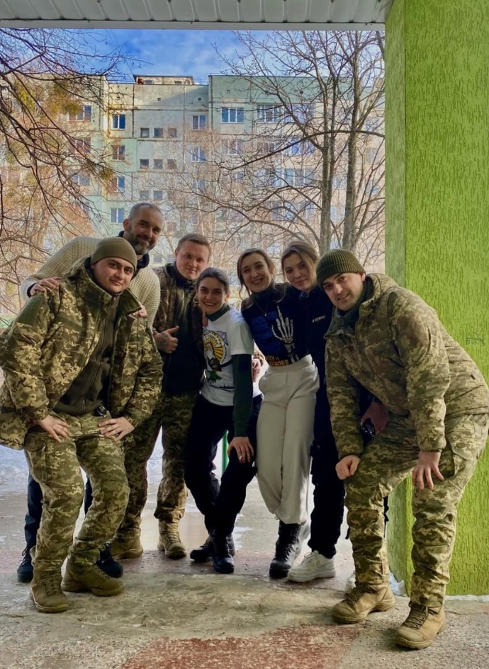 FOTO: Sarah Haváčová jela pomáhat Ukrajincům. – stránka 4