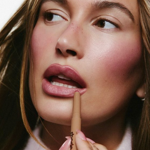 ...nebo modelka Hailey Bieber.