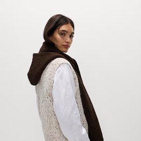 Šála s kapucí krásně dotáhne zimní vrstvení.