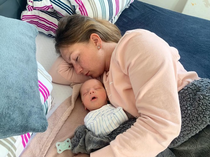 FOTO: Pro Báru jsou její synové vše. – stránka 5