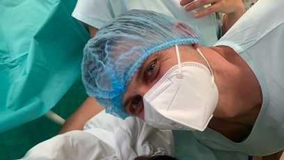 FOTO: Fotka z porodnice plná vyčerpání a radosti.