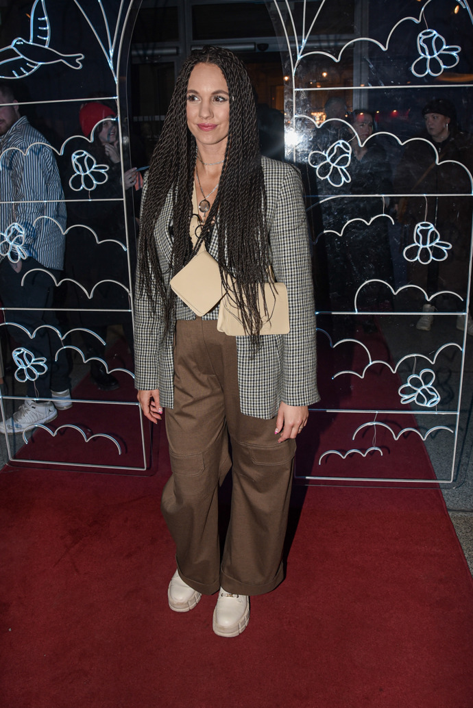 FOTO: Michaela Tomešová v novém účesu. – stránka 10