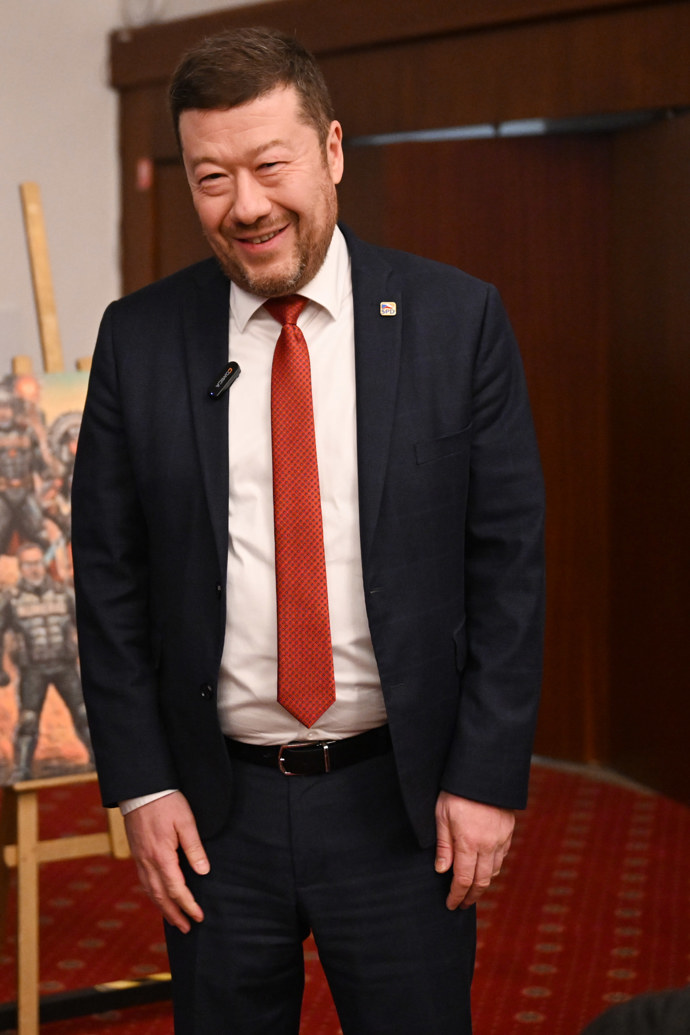 FOTO: Tomio Okamura se bavil. – stránka 16