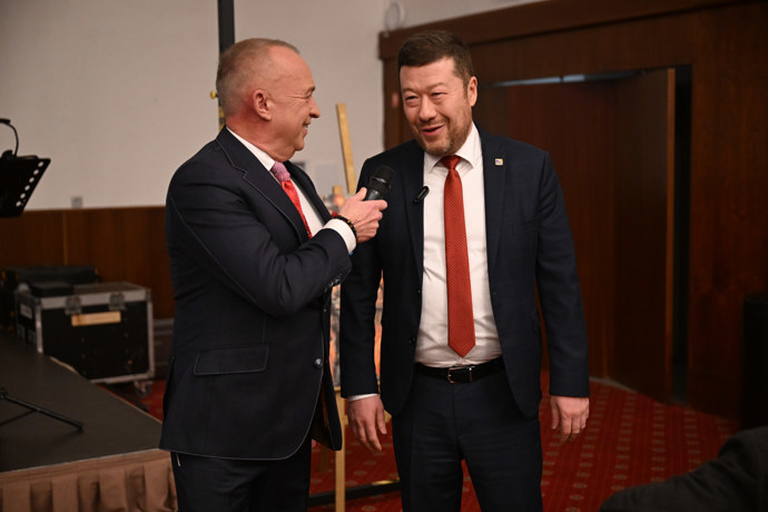 FOTO: Tomio Okamura a Karel Voříšek. – stránka 7