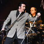 Jakub má Elvisovy písničky i pohyby v malíčku. 