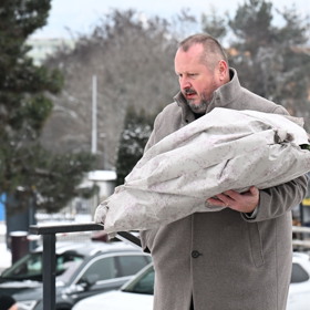 Rodina a přátelé se naposledy rozloučí s Pavlem Nečasem.