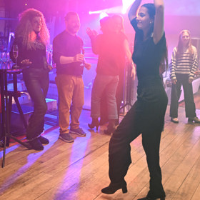 Herečka Ben Ahmed Ines řádila na parketu. 