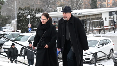 FOTO: Rodina a přátelé se přišli naposledy rozloučit s Pavlem Nečasem.