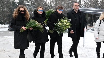 FOTO: Hercova bývalá partnerka Zuzana Vejvodová se přišla spolu se synem a přáteli naposledy rozloučit s Pavlem Nečasem.