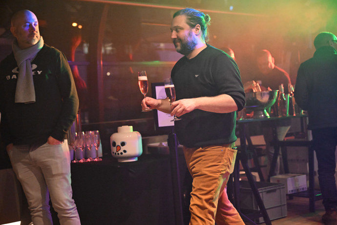 FOTO: Felix Slováček mladší měl dobrou náladu. – stránka 5