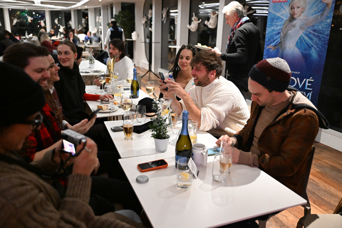 FOTO: Manželé Tomešovi se dobře bavili. – stránka 3