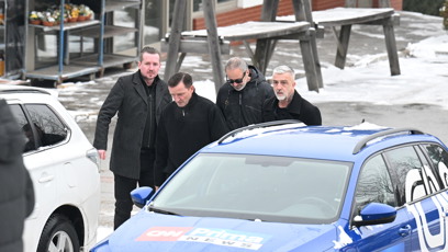 FOTO: Vladimír Šmicer s Matoušem Rajmontem přišli dát Nečasovi poslední sbohem.