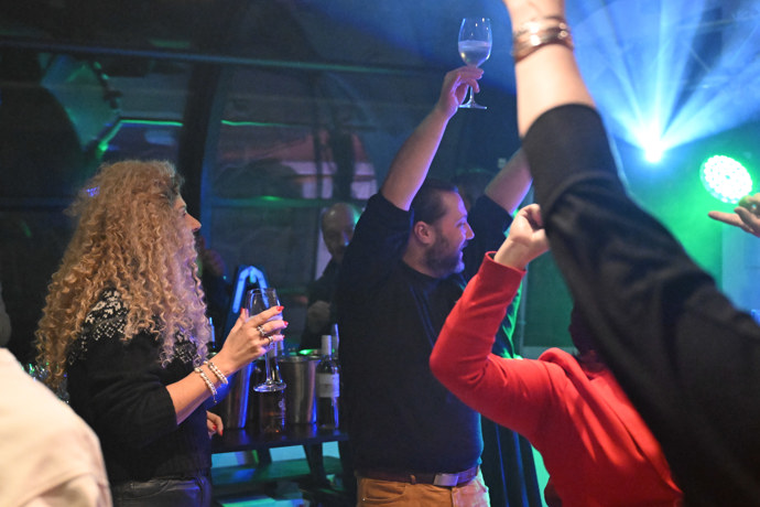 FOTO: Felix Slováček mladší se odvázal. – stránka 29