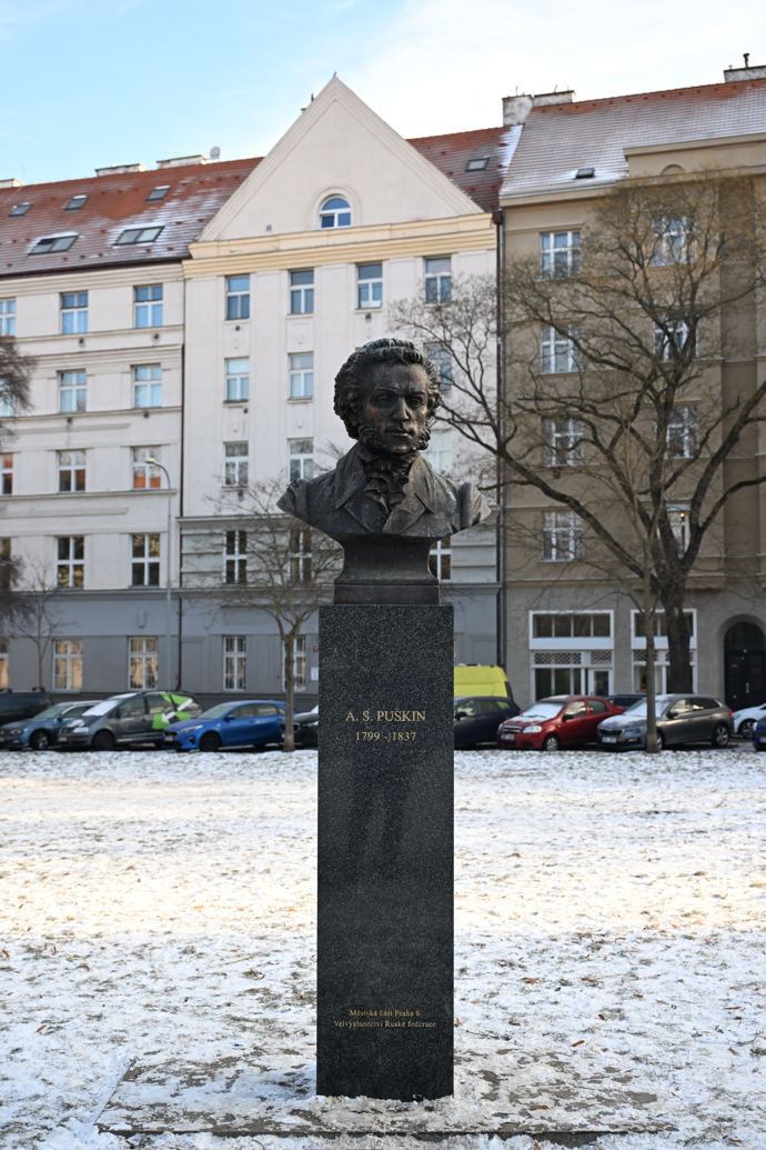 FOTO: Spartakiádní vrah se dopustil činu i na známém Puškinově náměstí. – stránka 9