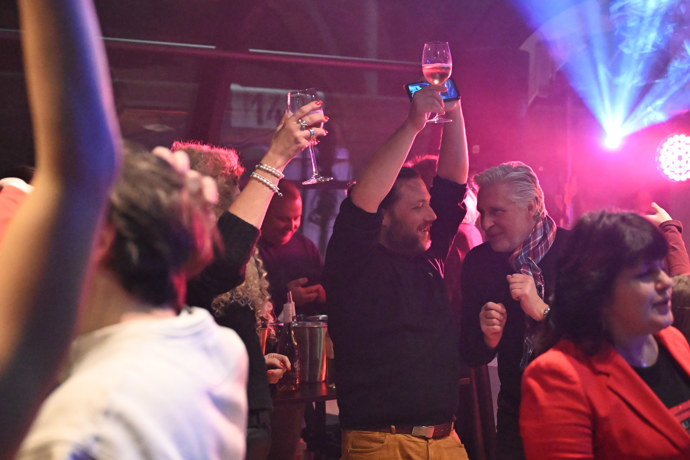 FOTO: Felix Slováček mladší pařil jako za mlada. – stránka 25