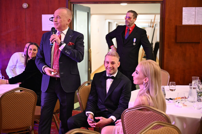 FOTO: Akci moderoval Karel Voříšek. – stránka 3
