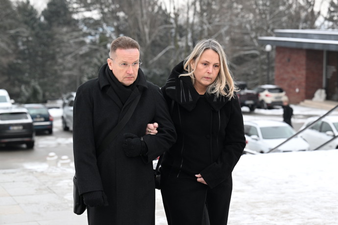 FOTO: Rodina a přátelé se v Brně loučí s hercem Pavlem Nečasem. – stránka 87