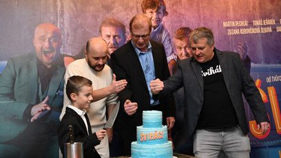 FOTO: Tomáš Jeřábek a ostatní herci z filmu.