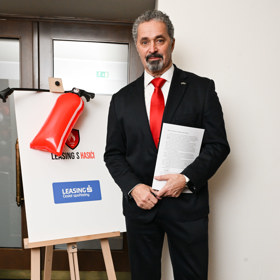 Herec Martin Dejdar na Plese hasičů.