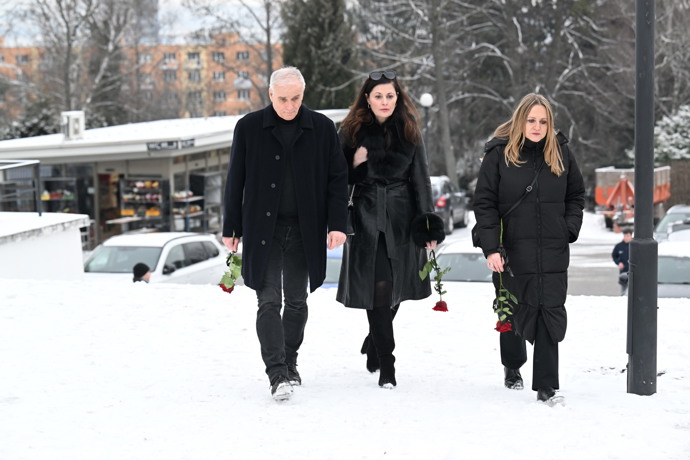 FOTO: Lukáš Vaculík a Regina Řandová přišli dát sbohem Pavlu Nečasovi. – stránka 2