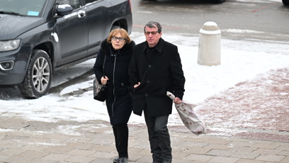 FOTO: Rodina a přátelé přišli dát sbohem Pavlu Nečasovi.