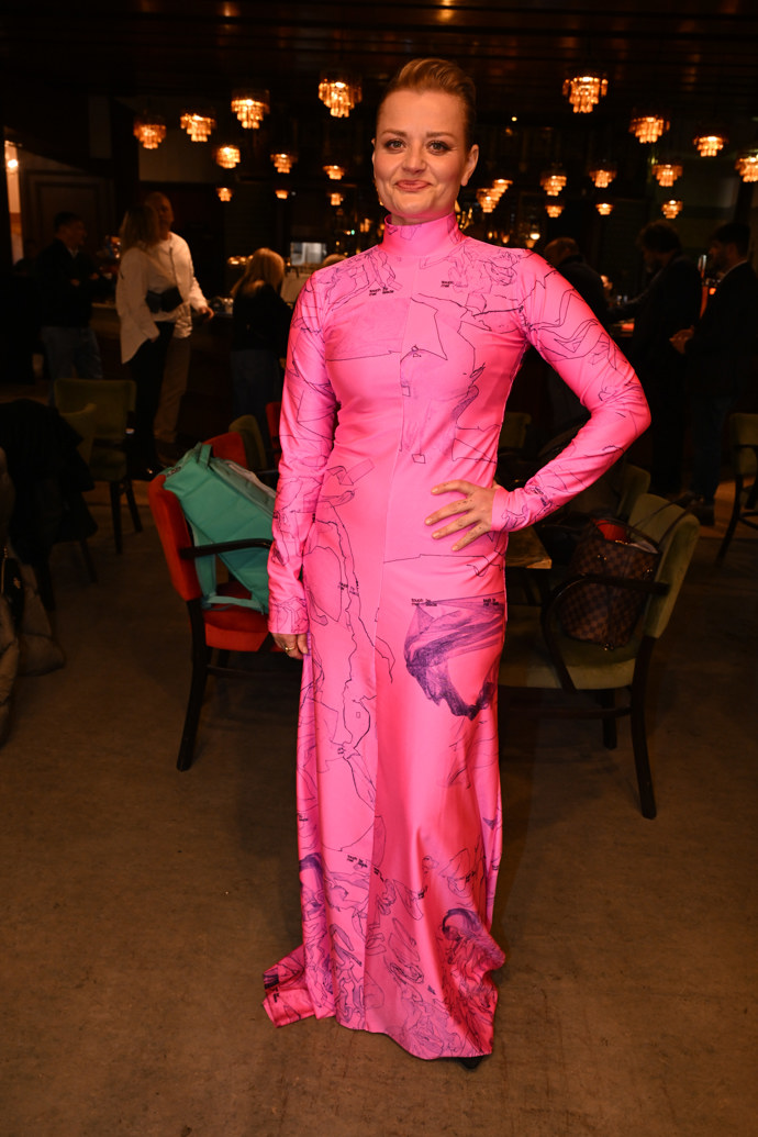 FOTO: Erika Stárková předvedla zajímavý model. – stránka 38