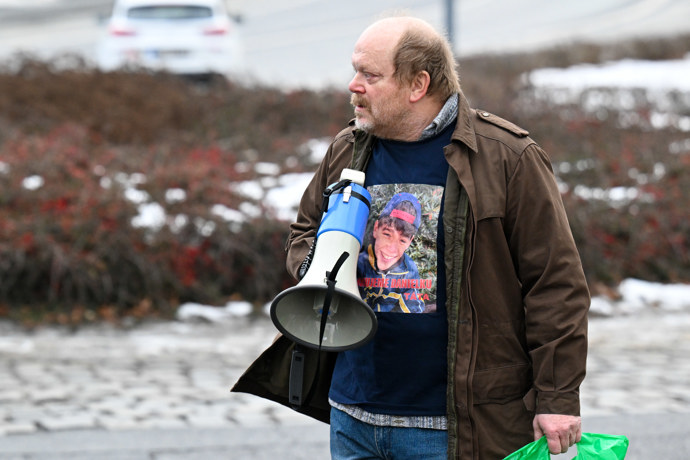 FOTO: David Novotný je hlavní hvězdou nového seriálu Táta. – stránka 18