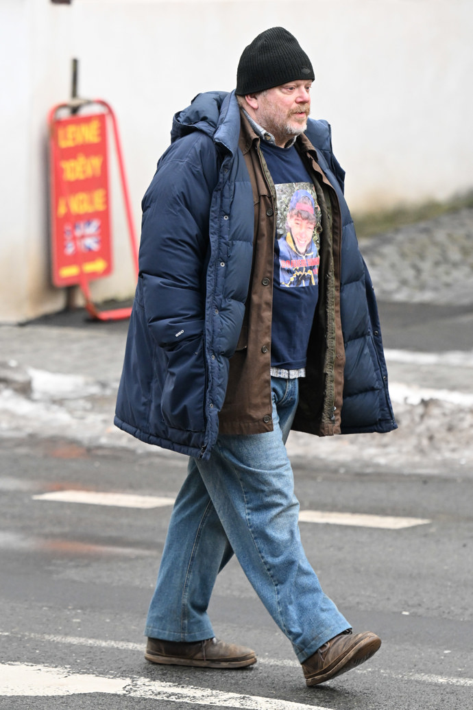 FOTO: David Novotný během natáčení seriálu Táta. – stránka 16