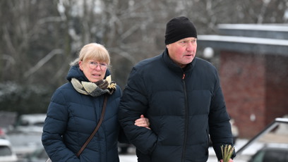 FOTO: Rodina a přátelé přišli dát sbohem Pavlu Nečasovi.