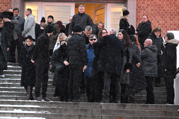 FOTO: Poslední rozloučení s hercem Pavlem Nečasem proběhlo v Brně. – stránka 45