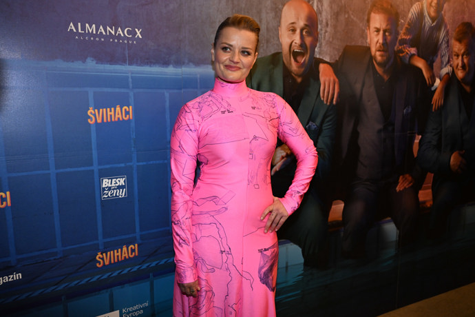 FOTO: Erika Stárková vynesla extravagantní model. – stránka 30