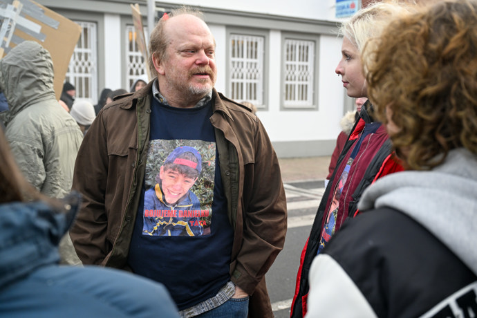 FOTO: David Novotný je hlavní hvězdou nového seriálu Táta. – stránka 10