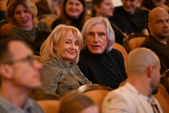 FOTO: Veronika Žilková s partnerem v publiku. – stránka 26