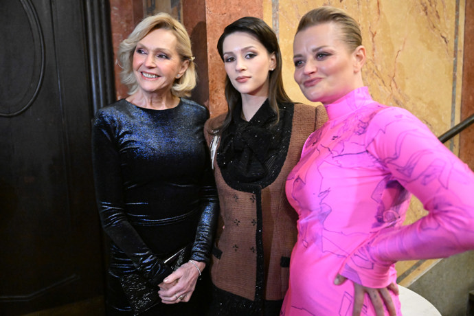 FOTO: Herečky na premiéře filmu Šviháci. – stránka 13