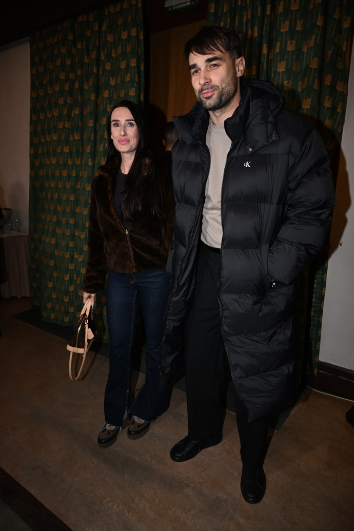 FOTO: Adam Vacula s Besky na premiéře série Metoda Markovič: Straka. – stránka 14