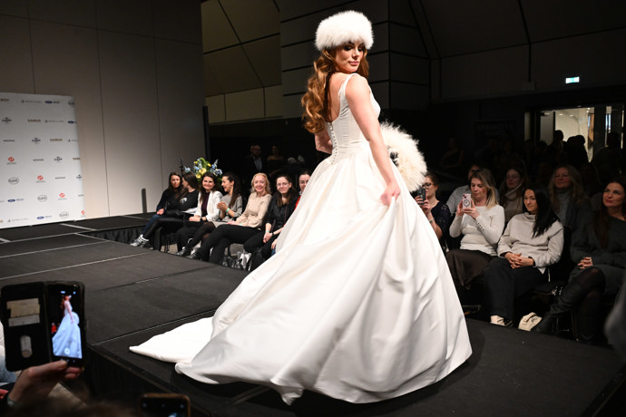 FOTO: Kristýna Svěchotová na přehlídkovém mole. – stránka 10