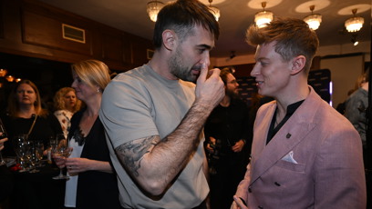 FOTO: Adam Vacula se dal do řeči s Adamem Mišíkem.