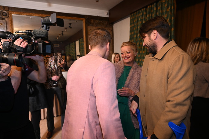 FOTO: Adam Mišík zašel za Václavem Neužilem a jeho manželkou Lenkou. – stránka 4
