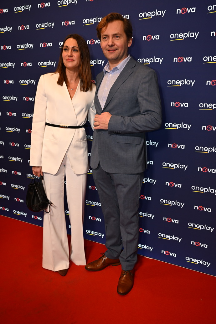 FOTO: Petr Lněnička dorazil s přítelkyní. – stránka 20