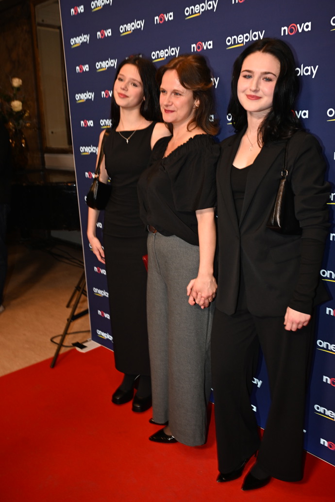 FOTO: Kristýna Badinková Nováková a její dcery Mariana a Rozárie. – stránka 1